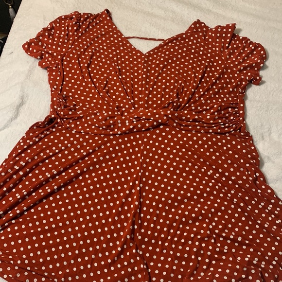 Loretta red and white polka dot mid lower thigh dress - Picture 5 of 8
